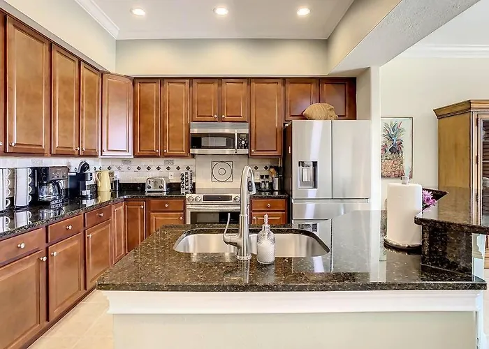 Clearwater Penthouse 5 Min Walk Heated Pool