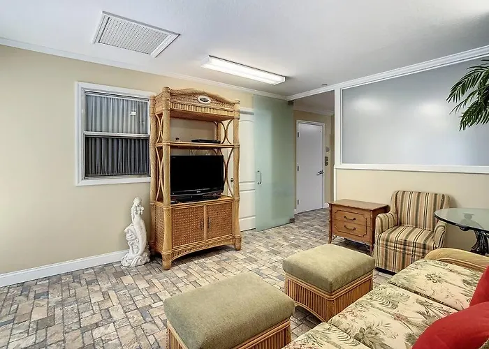 Clearwater Penthouse 5 Min Walk Heated Pool Ferienhaus