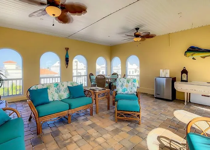 Clearwater Penthouse 5 Min Walk Heated Pool Clearwater Beach