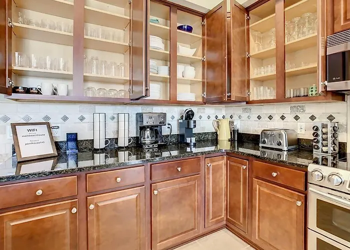 Clearwater Penthouse 5 Min Walk Heated Pool