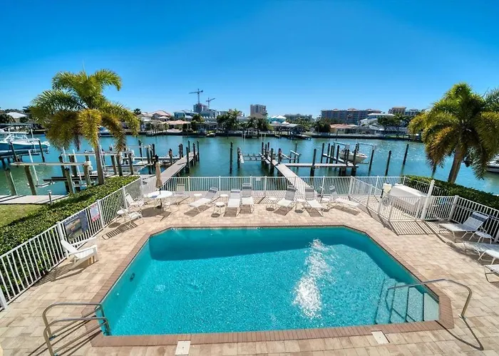 Ferienhaus Clearwater Penthouse 5 Min Walk Heated Pool