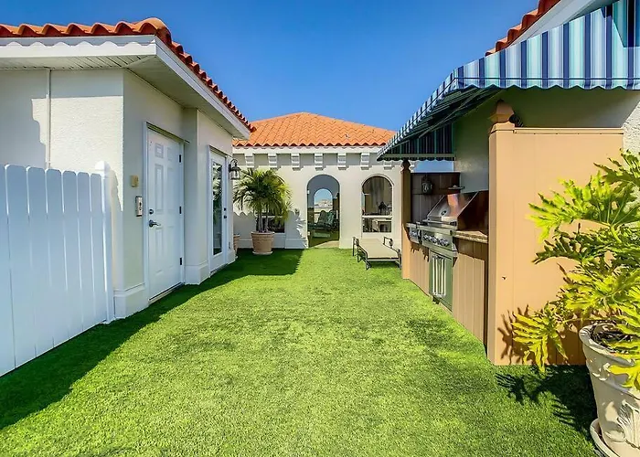 Clearwater Penthouse 5 Min Walk Heated Pool * Clearwater Beach