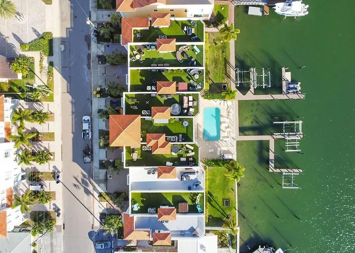 Ferienhaus Clearwater Penthouse 5 Min Walk Heated Pool