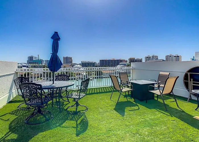 Clearwater Penthouse 5 Min Walk Heated Pool Clearwater Beach