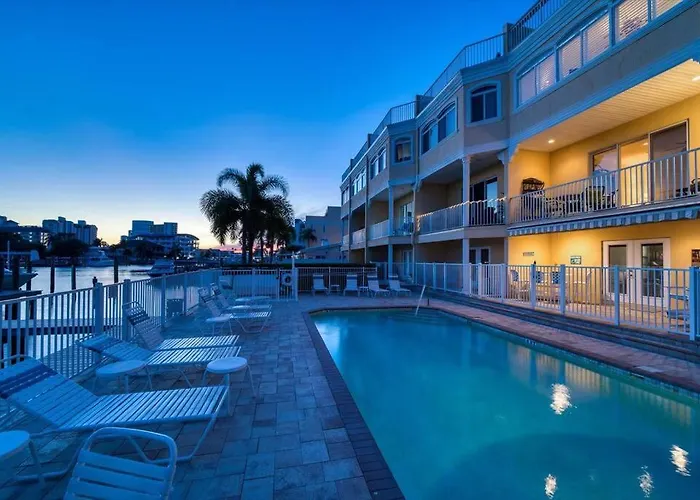 Clearwater Penthouse 5 Min Walk Heated Pool Clearwater Beach