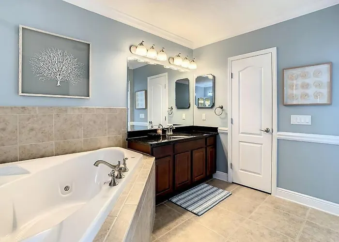 Clearwater Penthouse 5 Min Walk Heated Pool * Clearwater Beach